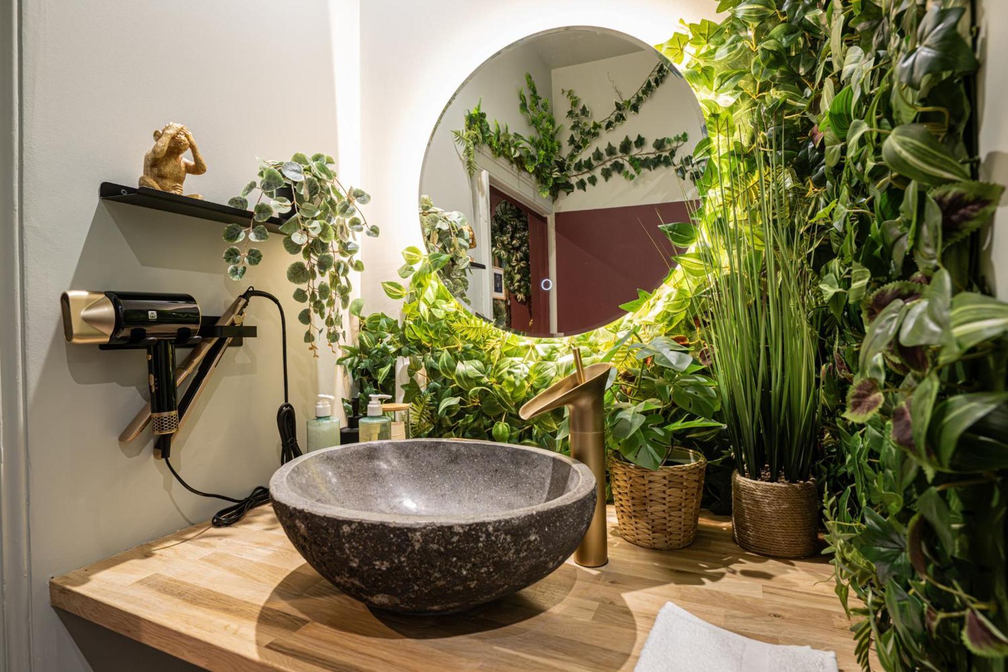 Secret Jungle - Love Room By Prim0 C0Nciergerie Royat Extérieur photo